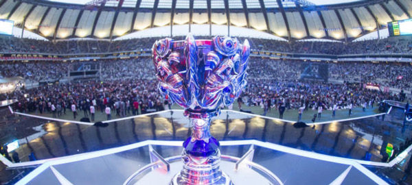 league of legends 2014 worlds trophy