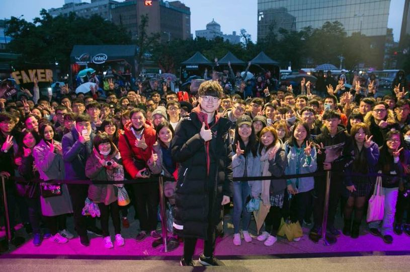 Faker with Fans
